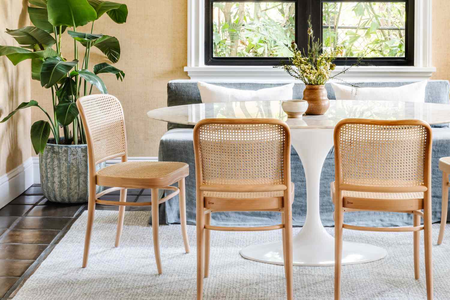 how to choose the perfect dining chair