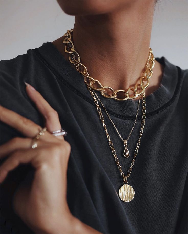 how to layer jewellery
