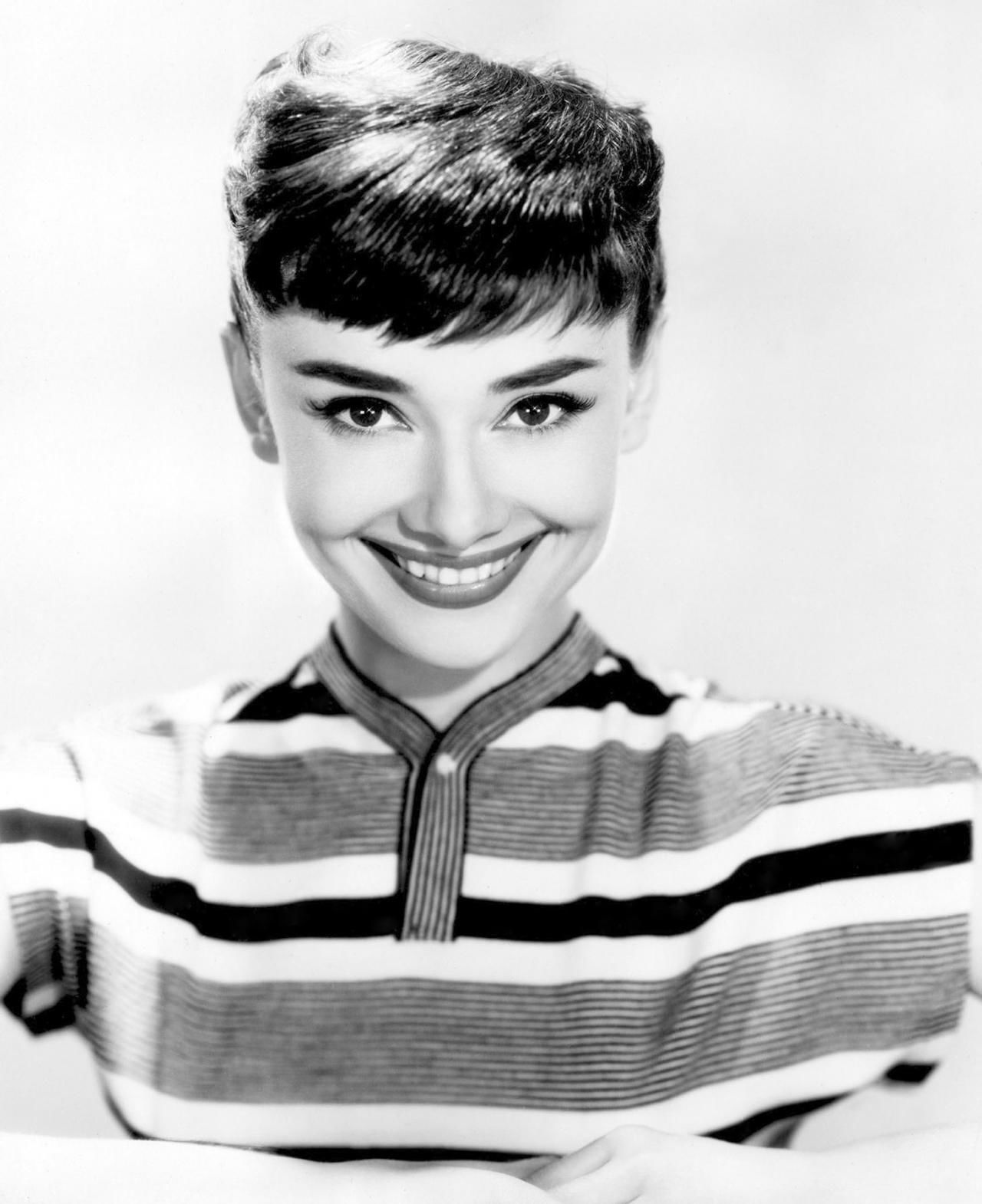 Audrey-Hepburn-Smile.jpg