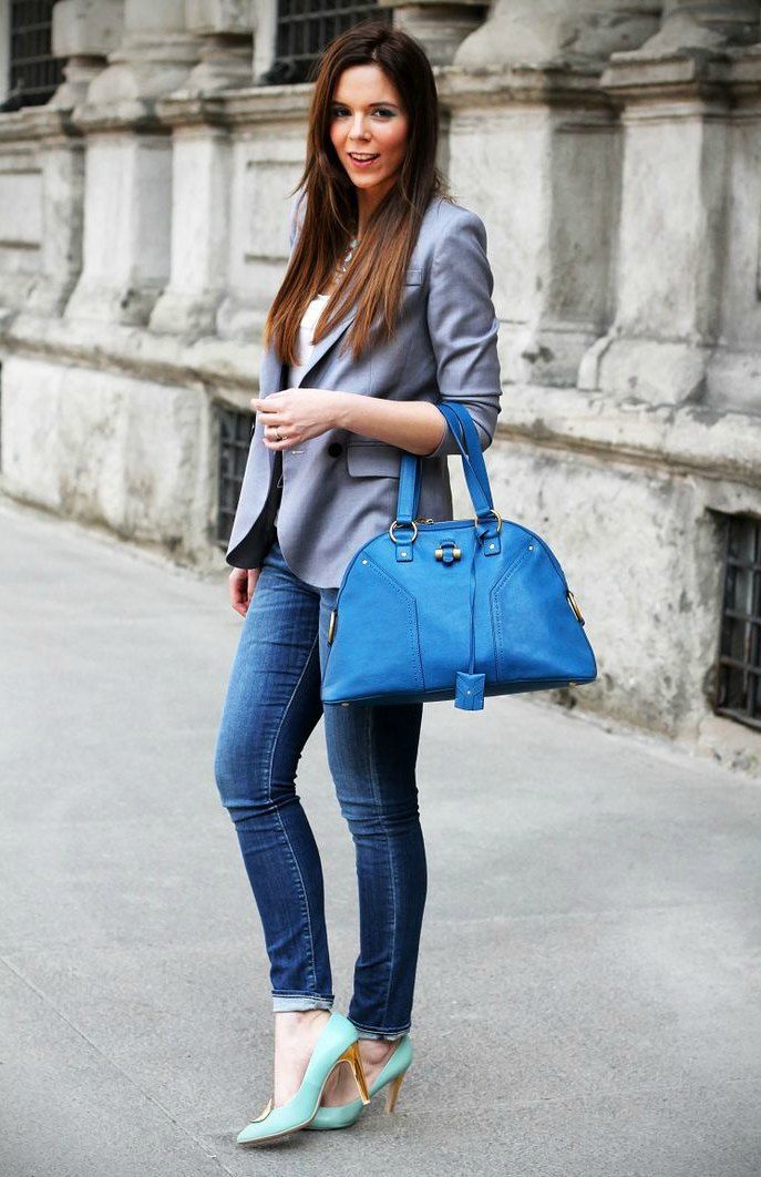 clashing shoes and bag street style inspiration
