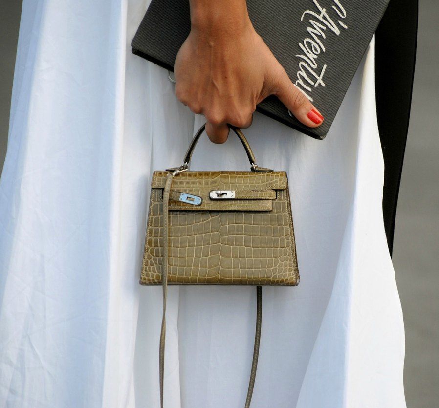 mini handbag street style