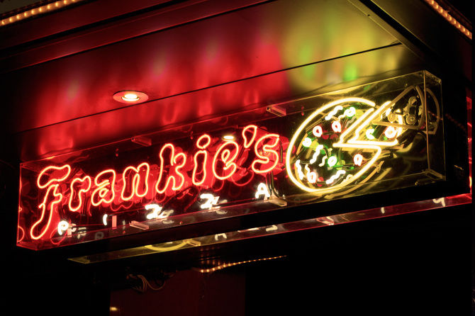 things-to-do-in-sydney-frankies-pizza